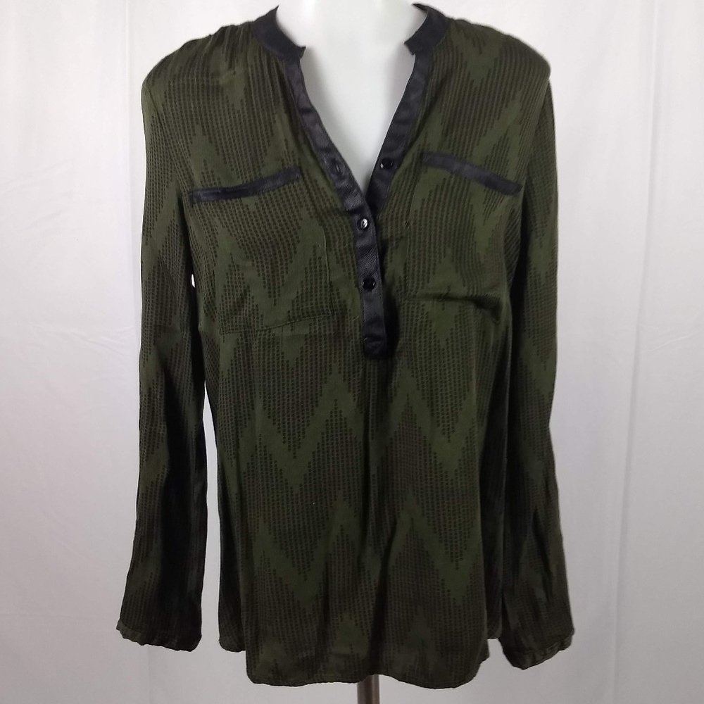 Daniel Rainn Size XS Olive Green Blouse Top EUC